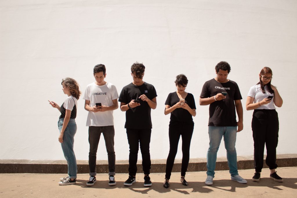 teenager phone internet addiction Spot teenager internet addiction